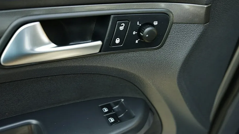 VOLKSWAGEN Touran -