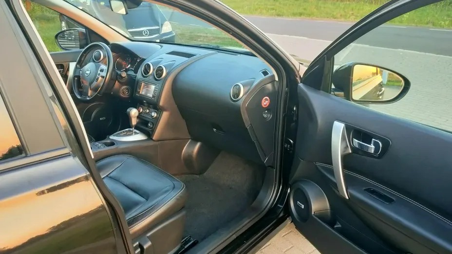 NISSAN Qashqai -