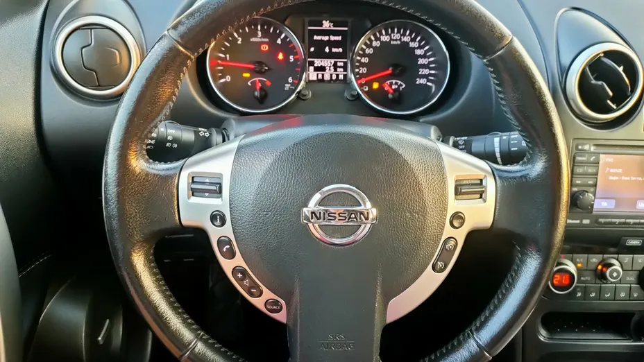 NISSAN Qashqai -