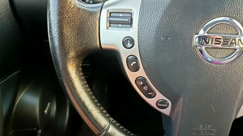 NISSAN Qashqai -