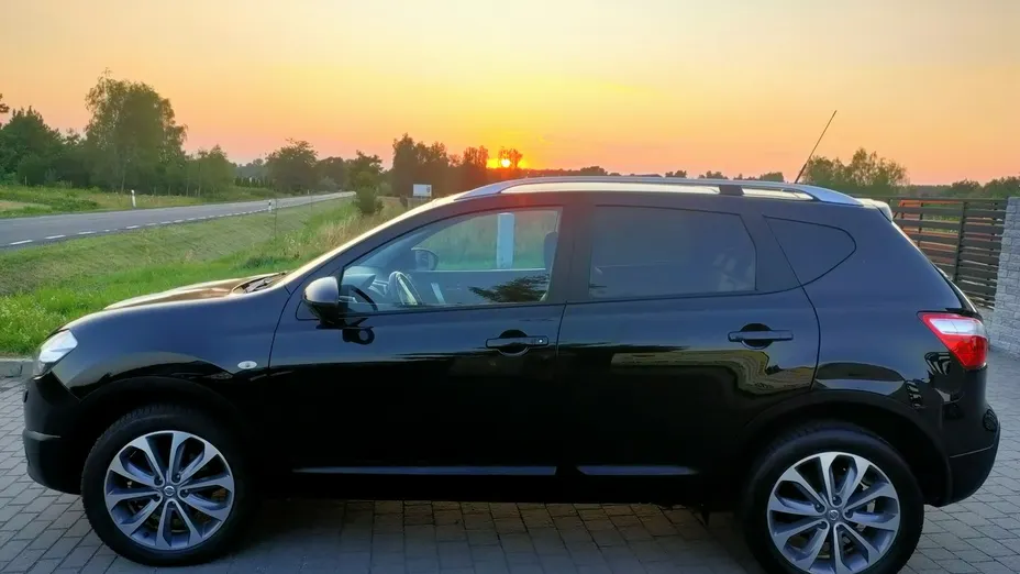 NISSAN Qashqai -