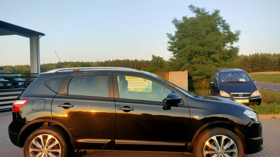 NISSAN Qashqai -