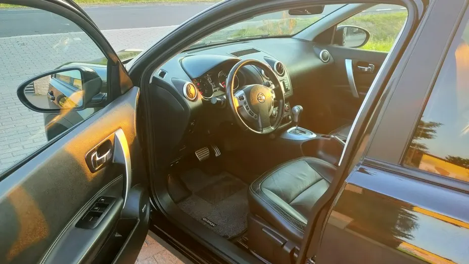 NISSAN Qashqai -