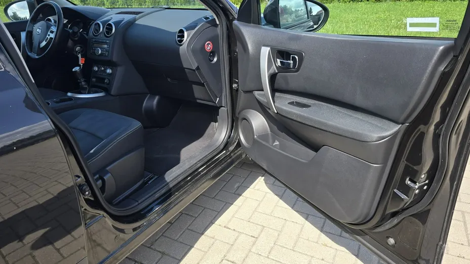 NISSAN Qashqai -