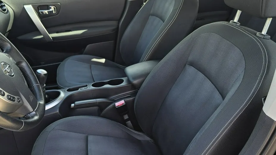 NISSAN Qashqai -