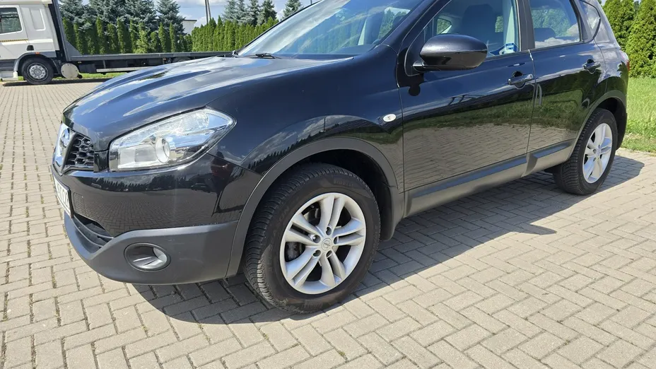 NISSAN Qashqai -