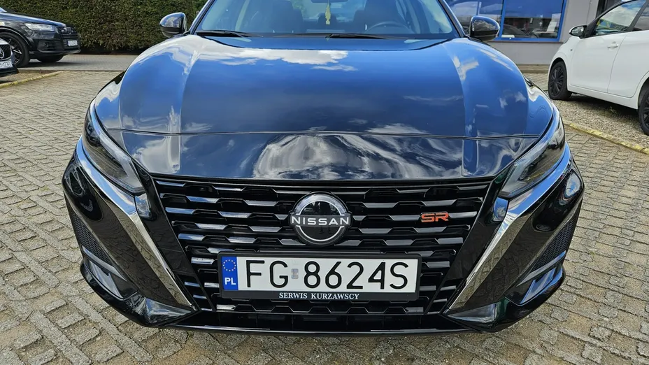 NISSAN Altima -