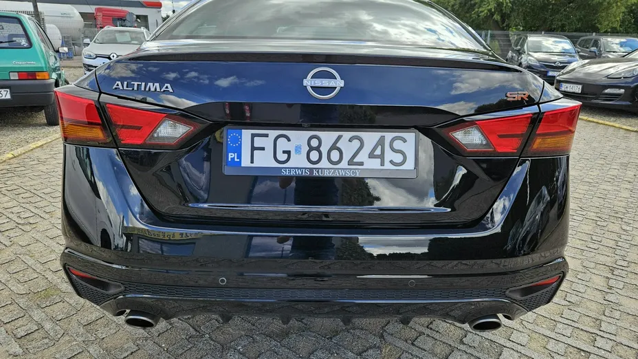 NISSAN Altima -