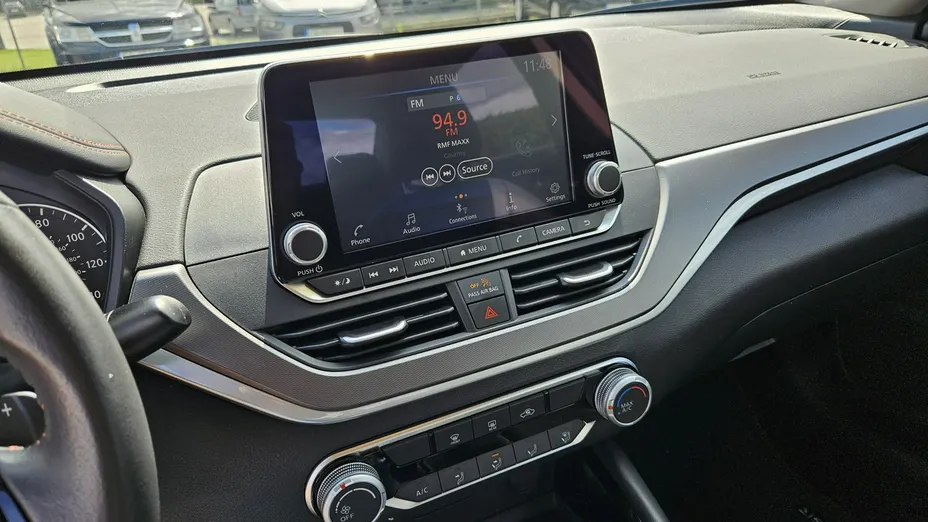NISSAN Altima -