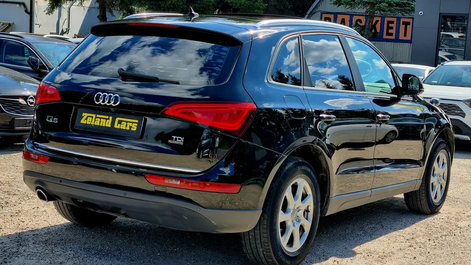 AUDI Q5 -