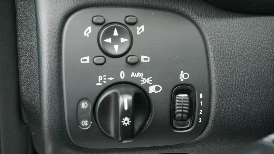 MERCEDES-BENZ CLC -