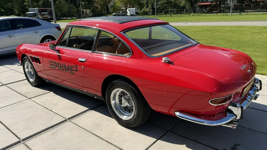 FERRARI 330 -