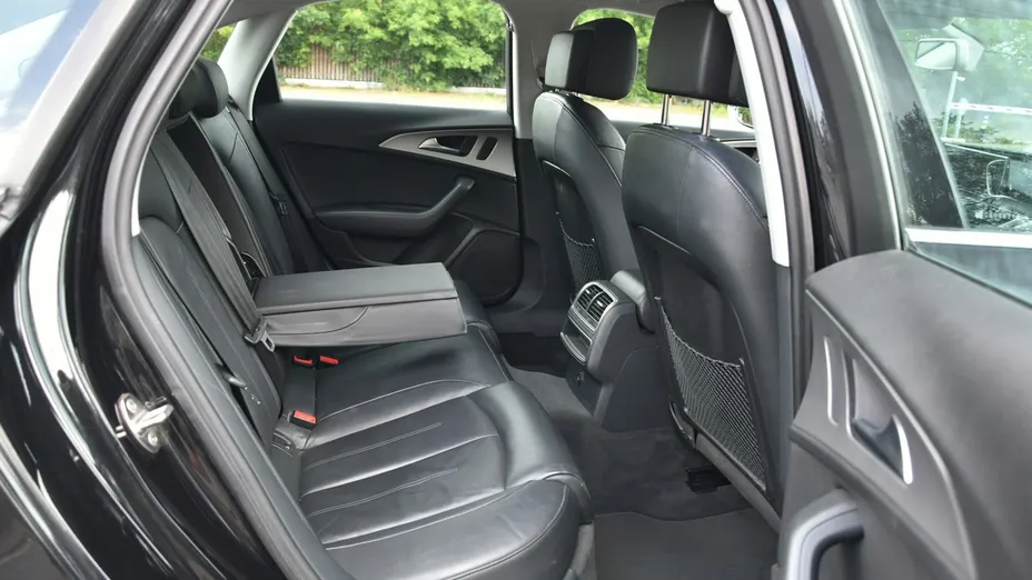 AUDI A6 -