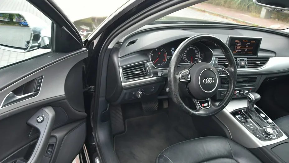 AUDI A6 -