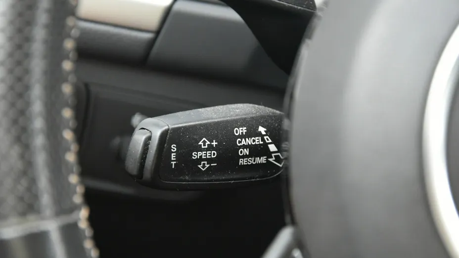 AUDI A6 -
