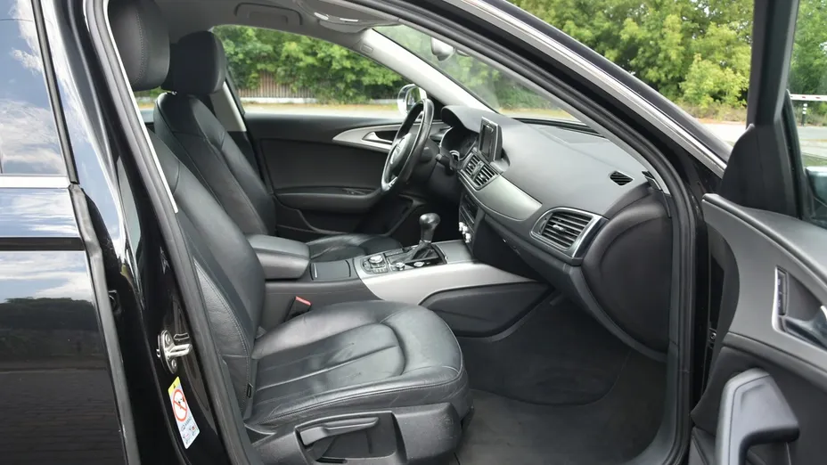 AUDI A6 -