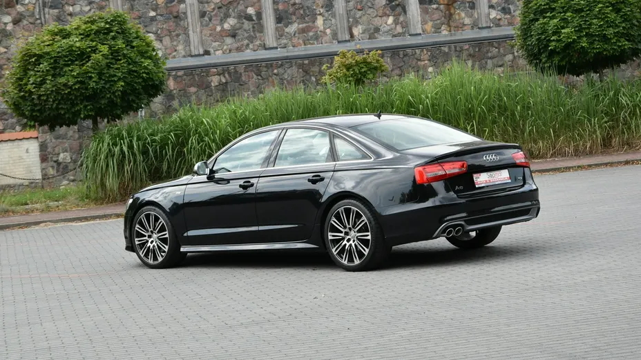 AUDI A6 -