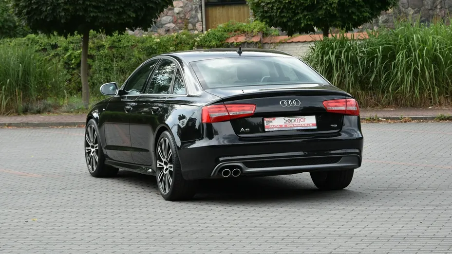 AUDI A6 -