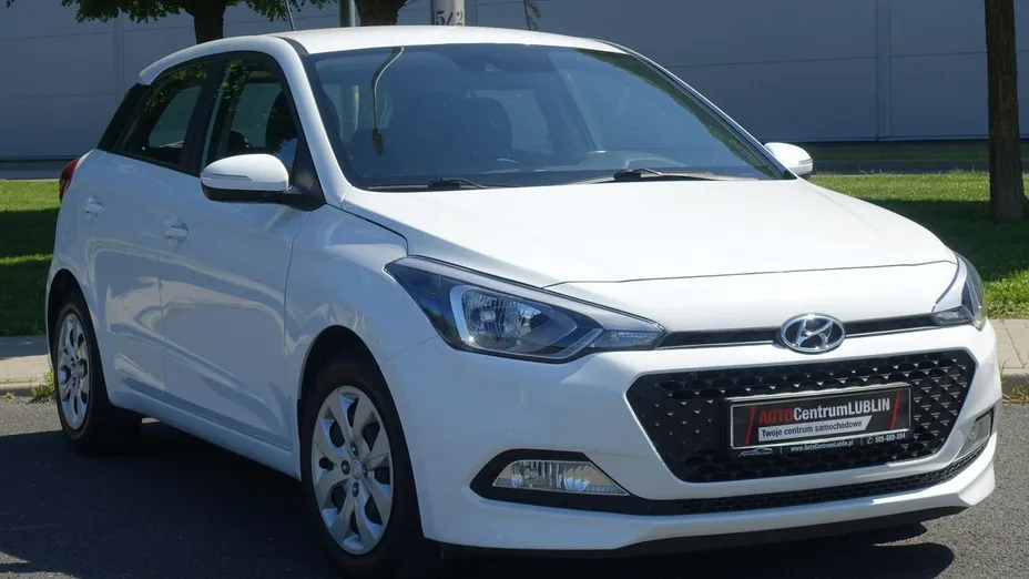 HYUNDAI i20 -