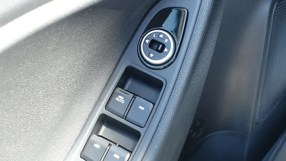 HYUNDAI i20 -