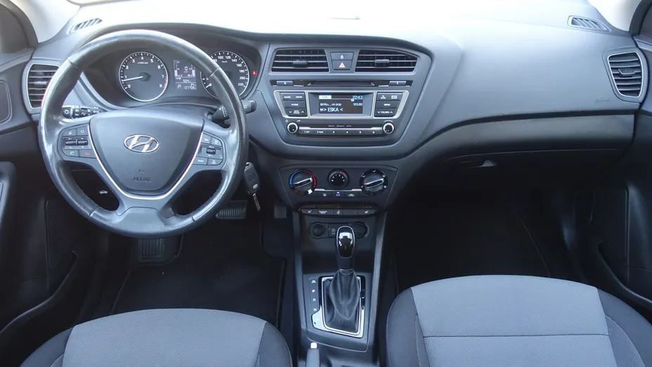 HYUNDAI i20 -