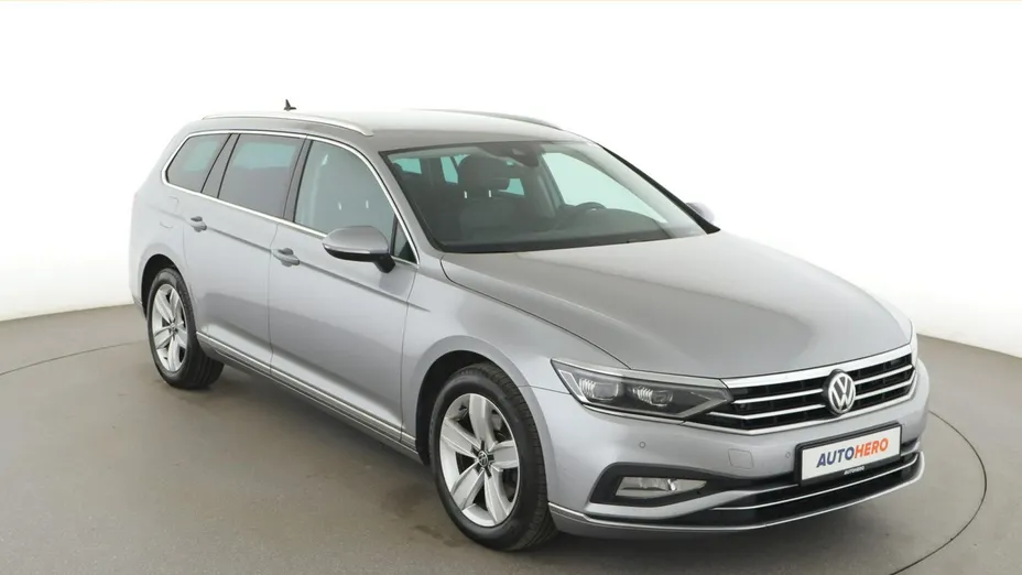 VOLKSWAGEN Passat -