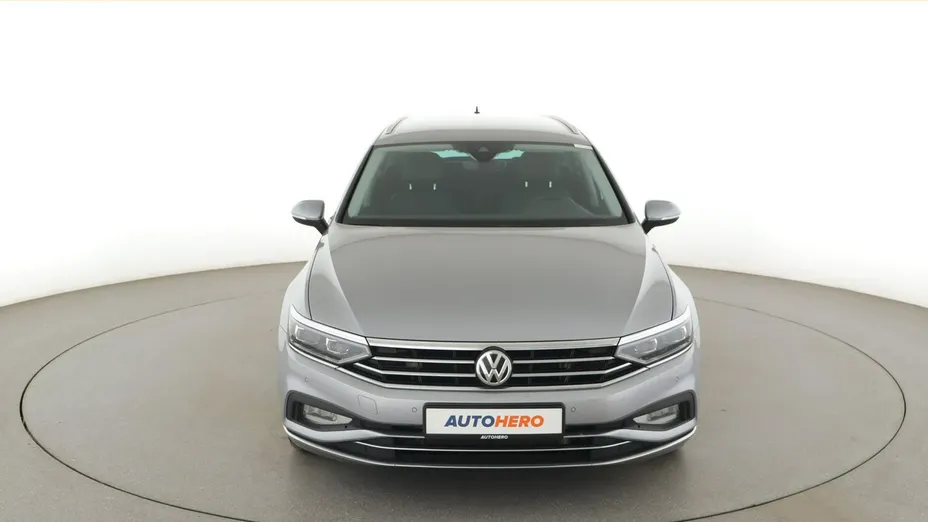 VOLKSWAGEN Passat -