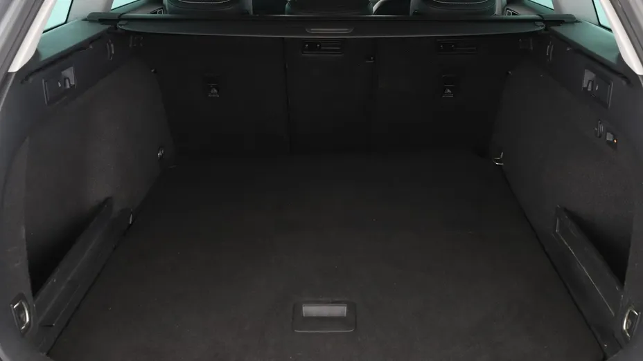 VOLKSWAGEN Passat -