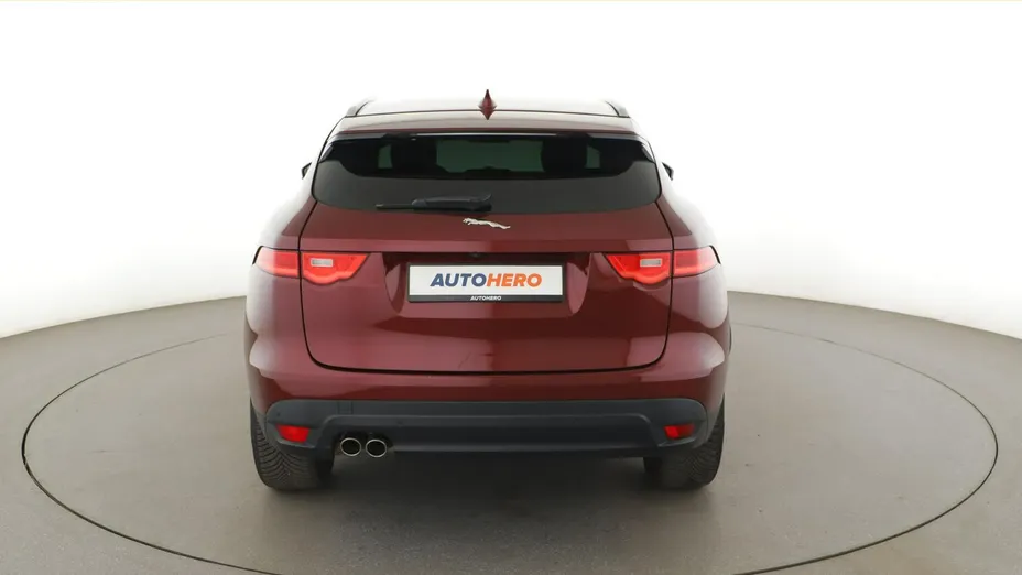 JAGUAR F-Pace -