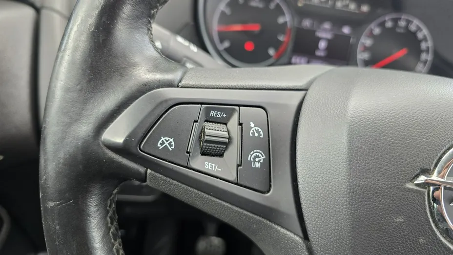OPEL Zafira -