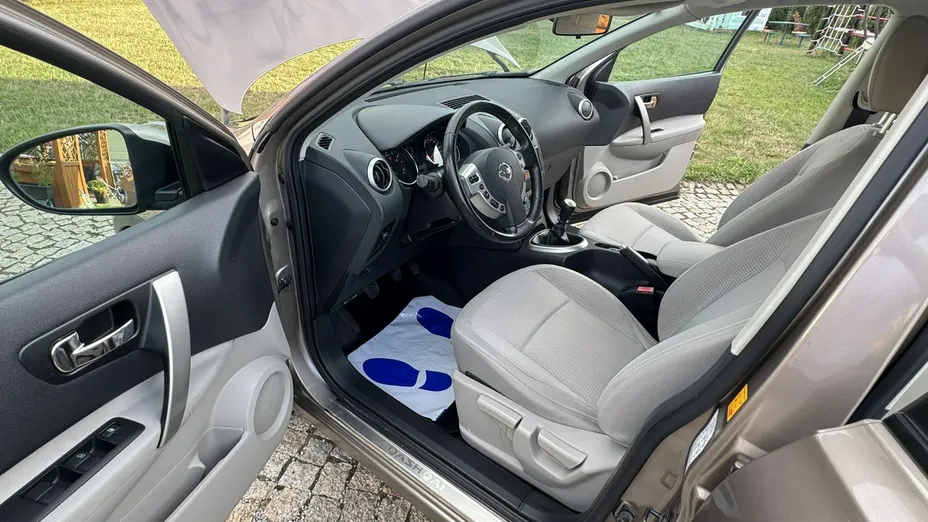 NISSAN Qashqai -