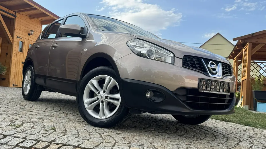 NISSAN Qashqai -