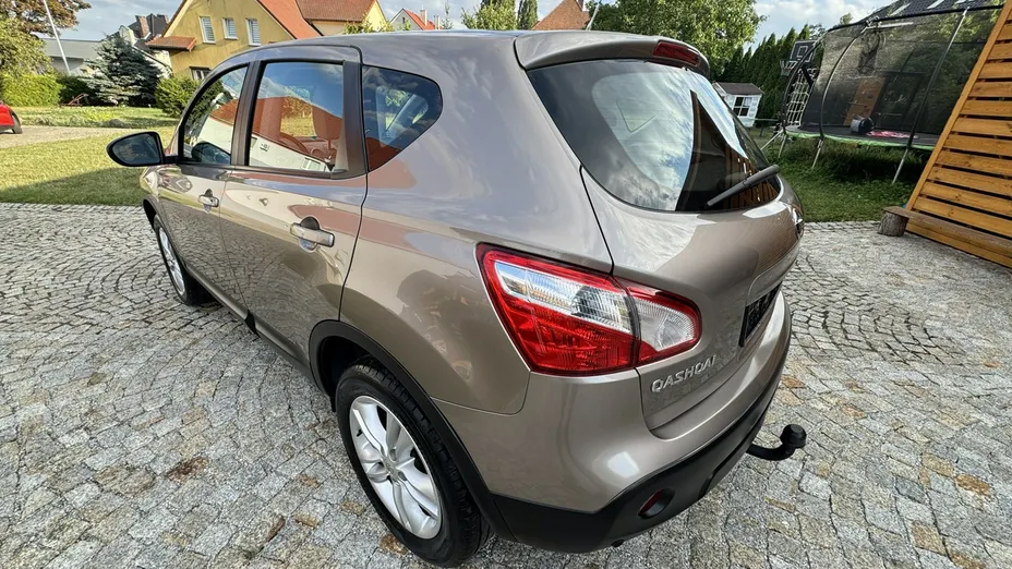 NISSAN Qashqai -