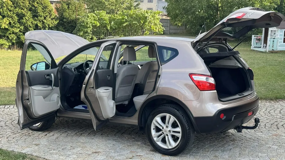 NISSAN Qashqai -
