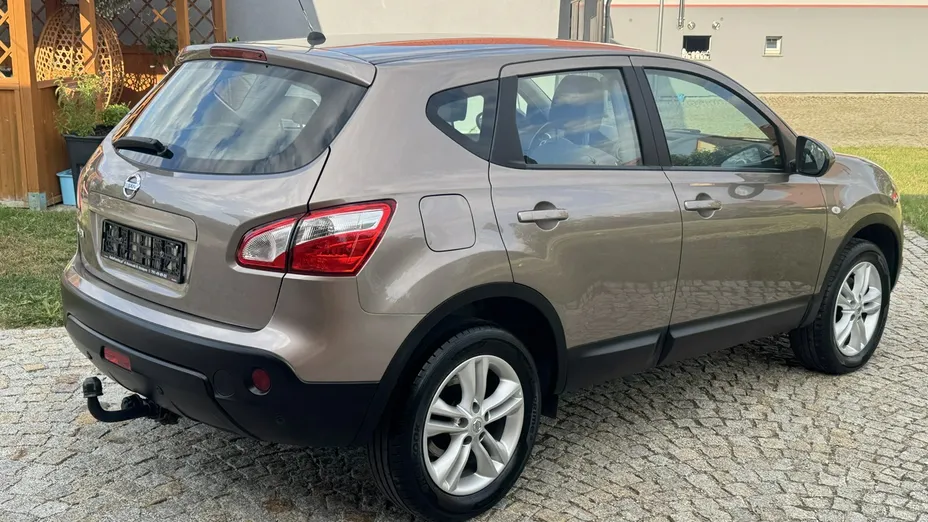 NISSAN Qashqai -