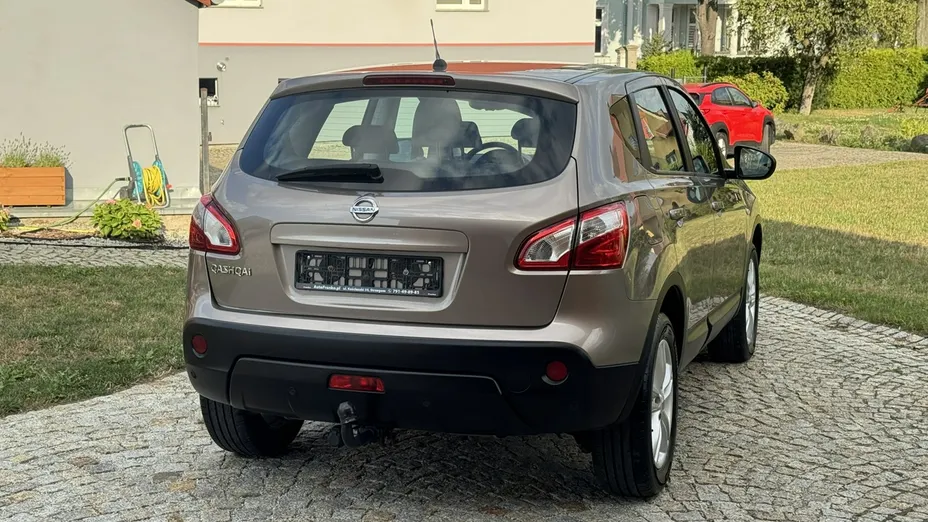 NISSAN Qashqai -
