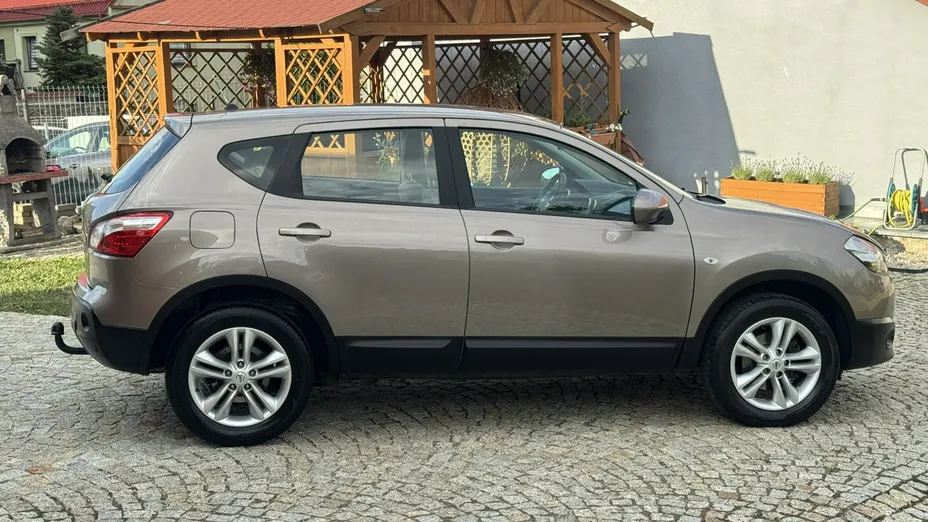 NISSAN Qashqai -