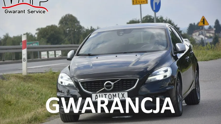 VOLVO V40 -