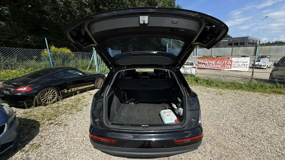 AUDI Q5 -