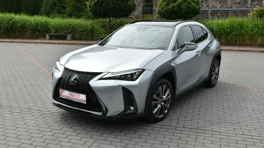 LEXUS UX -