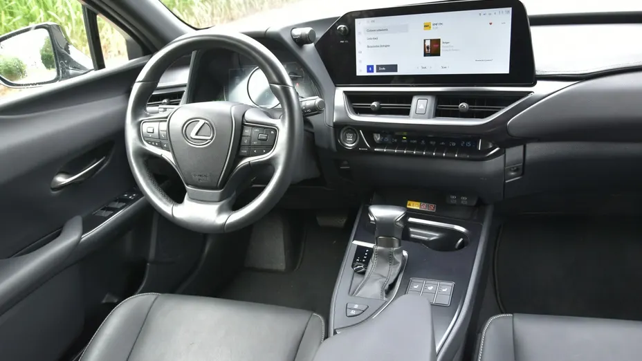 LEXUS UX -