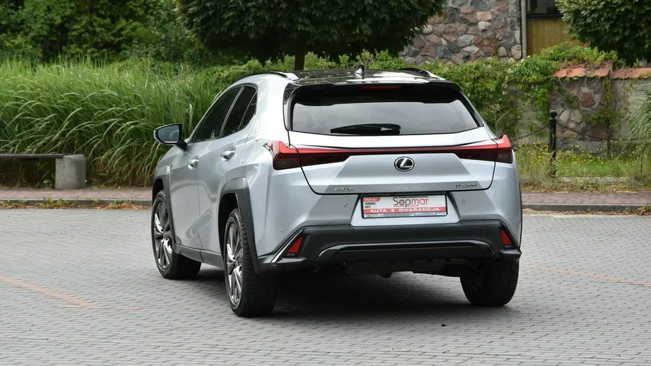 LEXUS UX -