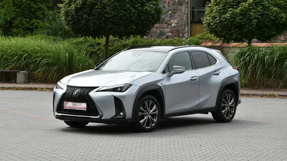 LEXUS UX -