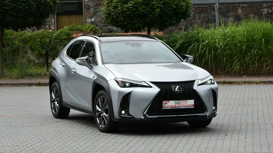 LEXUS UX -