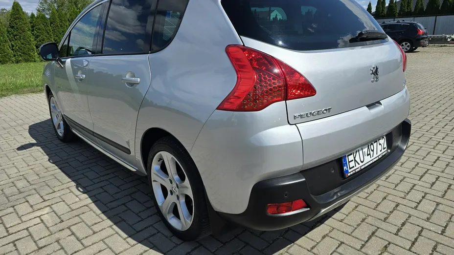 PEUGEOT 3008 -