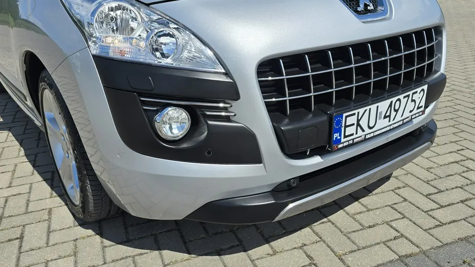 PEUGEOT 3008 -