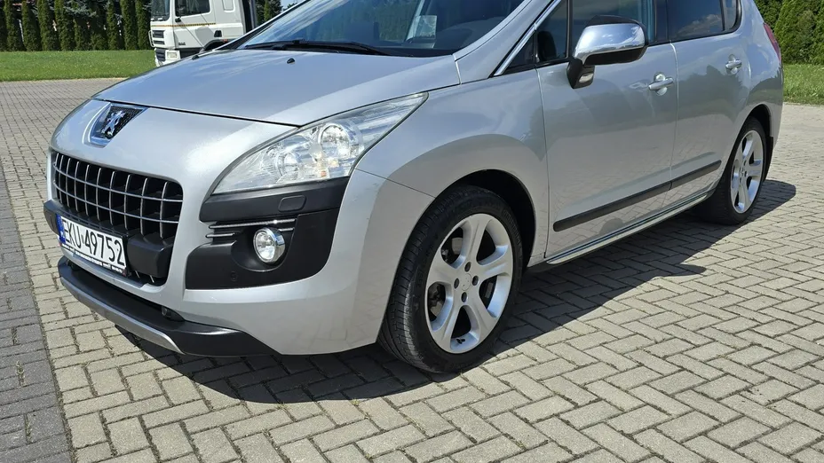 PEUGEOT 3008 -