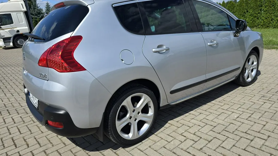 PEUGEOT 3008 -