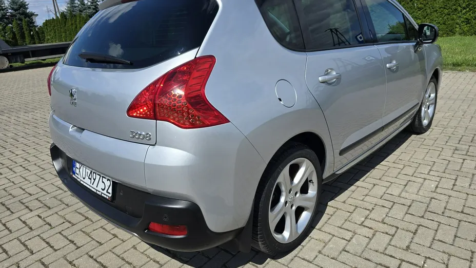 PEUGEOT 3008 -