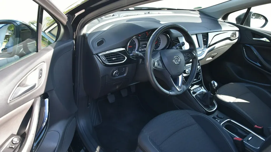 OPEL Astra -
